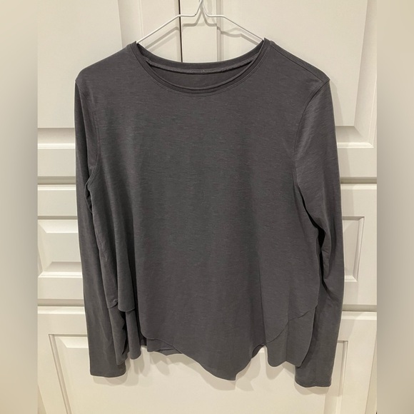 LULULEMON LONG SLEEVE TEE SIZE SMALL - Picture 5 of 5